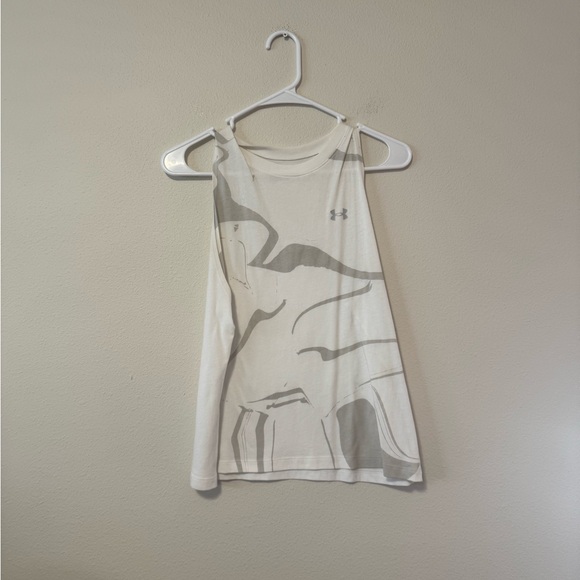 Under Armour Tops - 5/$55 !! 🔥 Under Armour Abstract White and Gray Tank